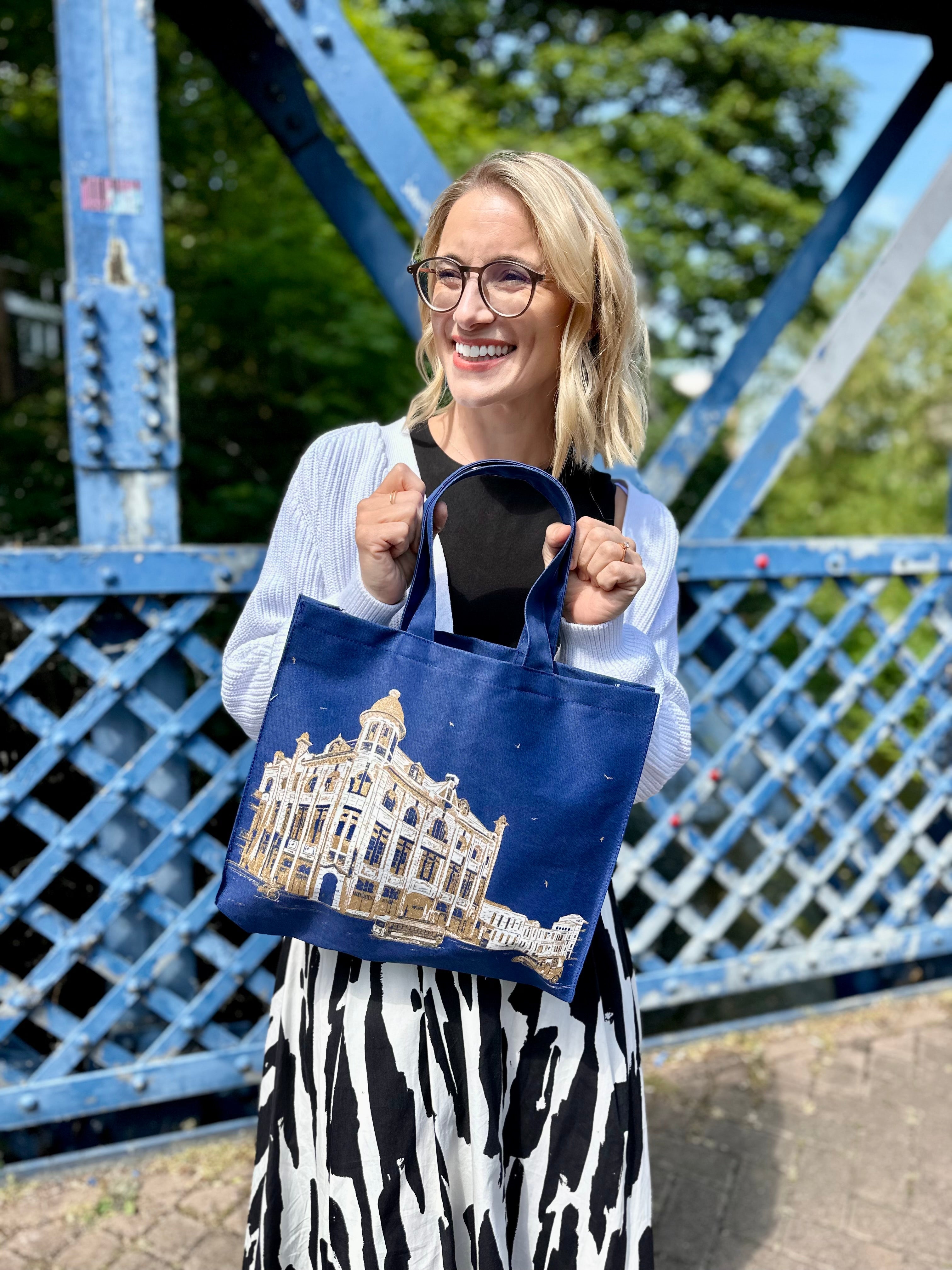 Victoria Eggs】レガシートートバッグ(紺・小)【MARUZEN】 – 丸善