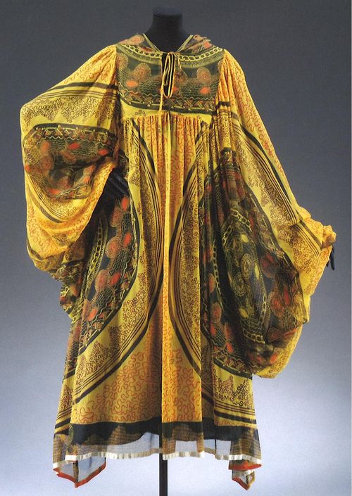 【V&A_O】ポストカード(ニットサークルイブニングドレス)