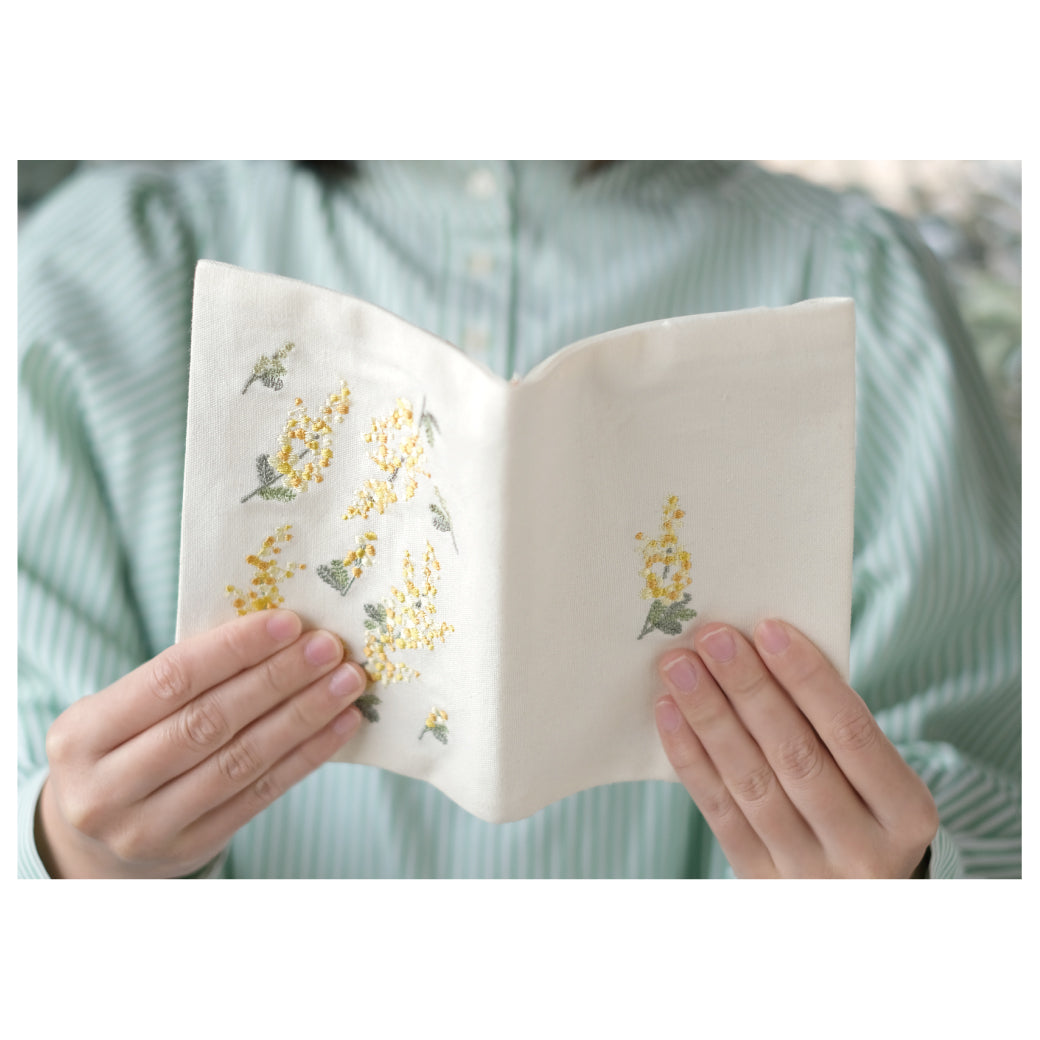 ito&/花咲く刺繍の文具 ブックカバー ミモザ
