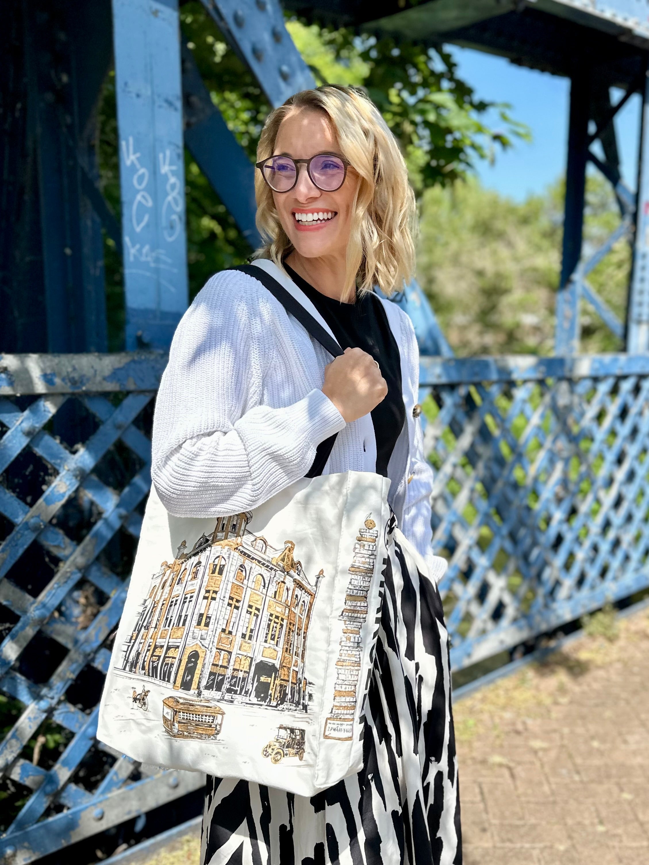 【丸善オリジナル】レガシートートバッグ(白・大)【Victoria Eggs】