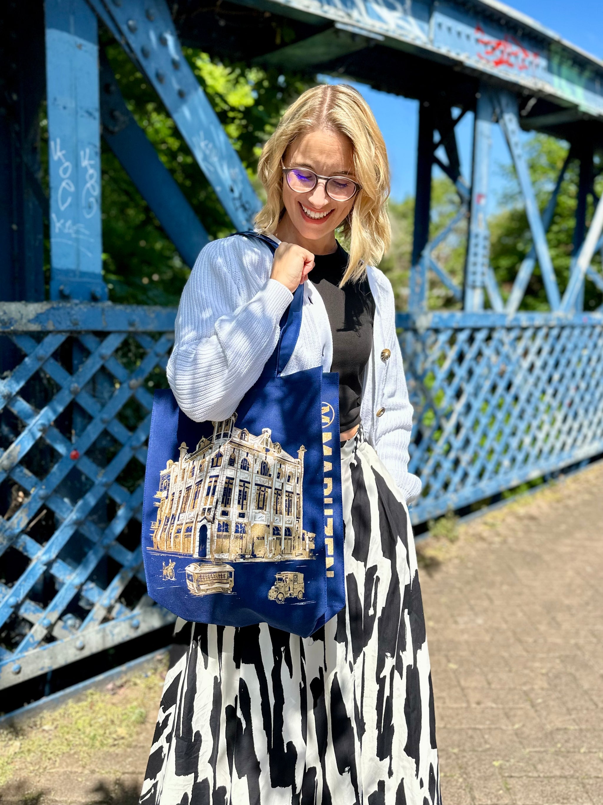 【丸善オリジナル】レガシートートバッグ(紺・大)【Victoria Eggs】